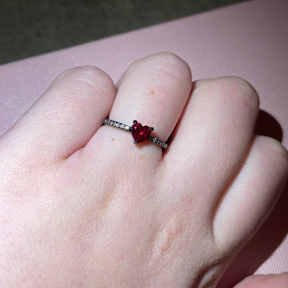 Woman ring - Picture 1 of 6